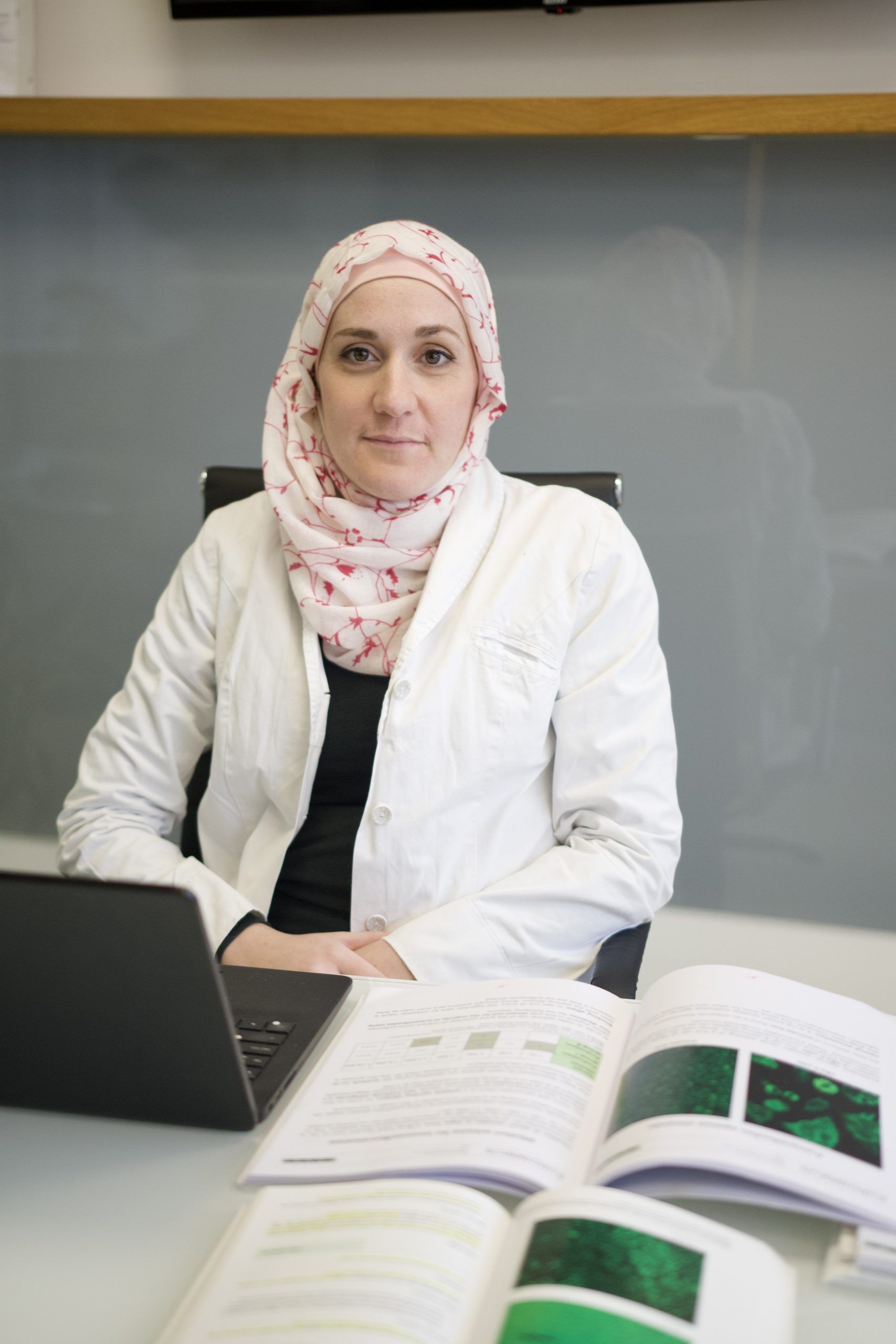 Dr. Amira Ćerimagić — portret